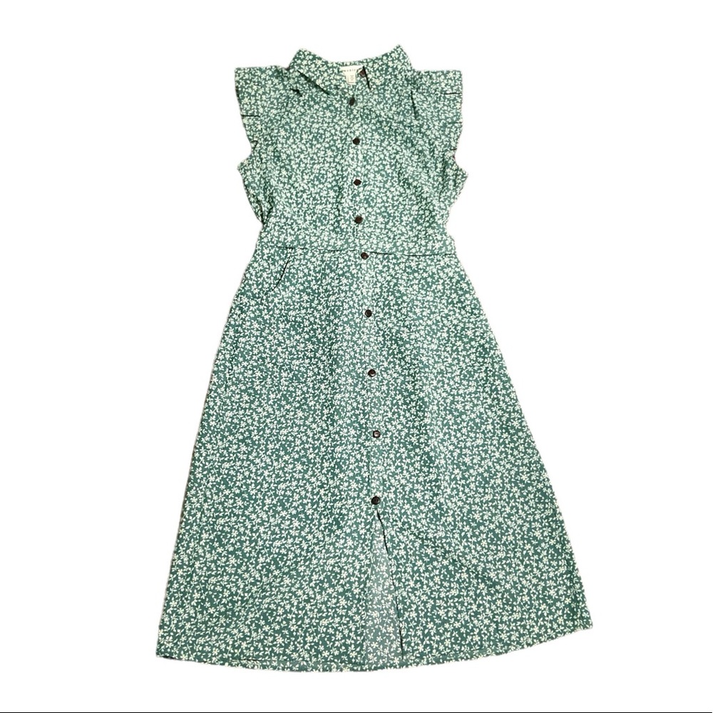 Monteau Los Angeles green floral pocket dress!
